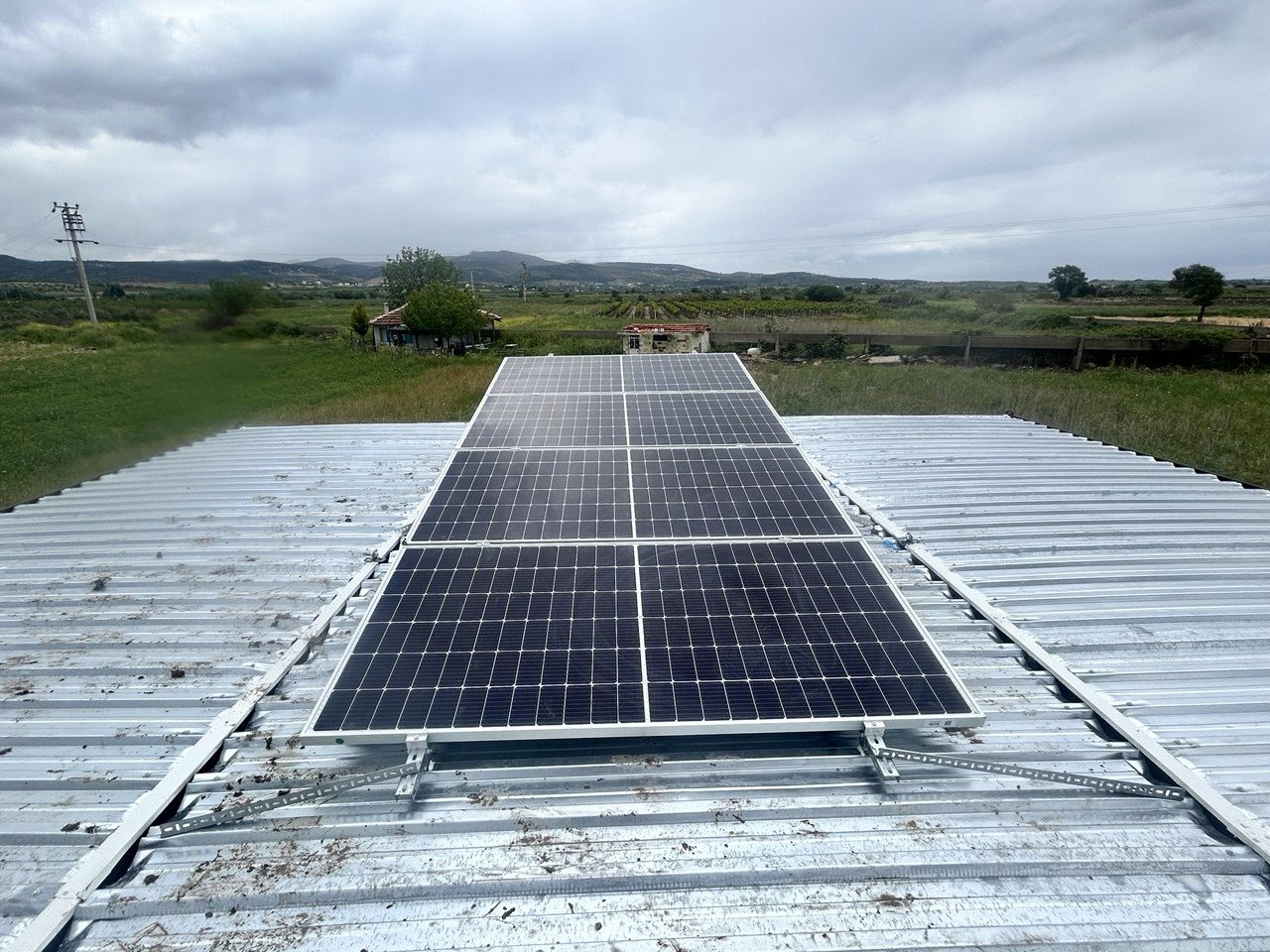 Manisa Muradiye'de kurulan off-grid güneş enerjisi sistemi