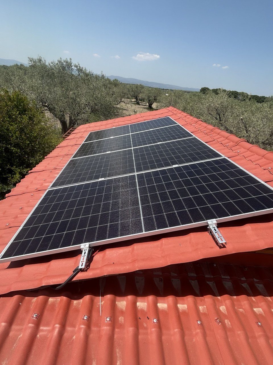 Manisa Saruhanlı'de kurulan off-grid güneş enerjisi sistemi