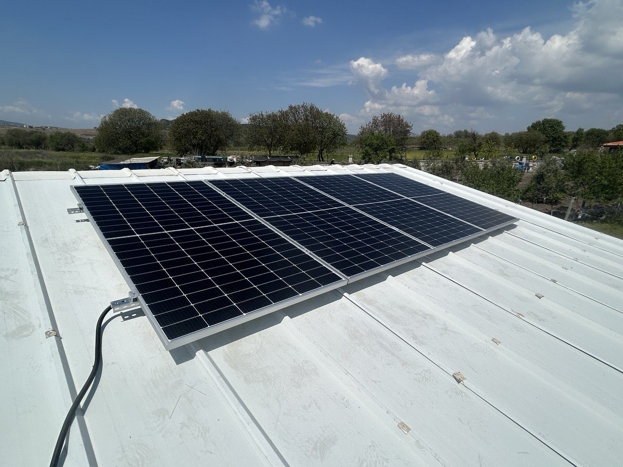 Manisa Muradiye'de kurulan off-grid güneş enerjisi sistemi