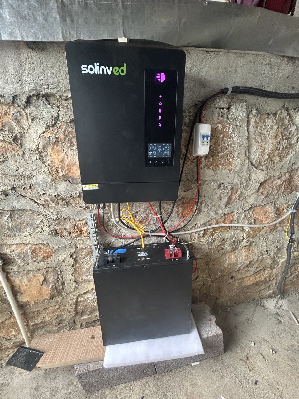 Manisa Turgutlu'de kurulan off-grid güneş enerjisi sistemi