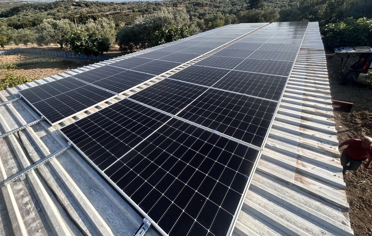 Manisa Muradiye'de kurulan off-grid güneş enerjisi sistemi