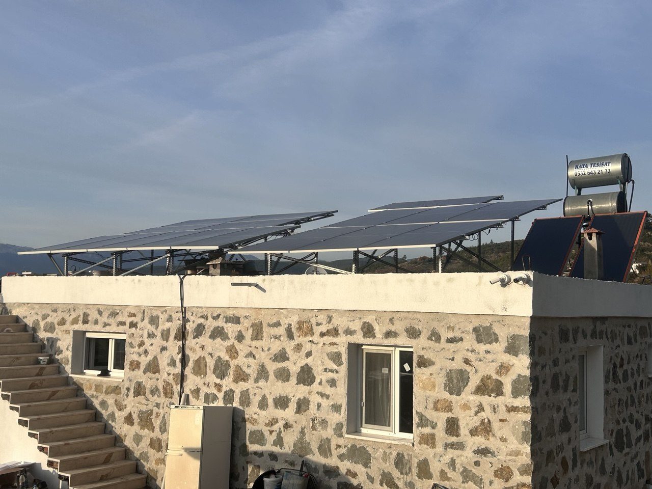 Muğla Seydikemer'de kurulan off-grid güneş enerjisi sistemi