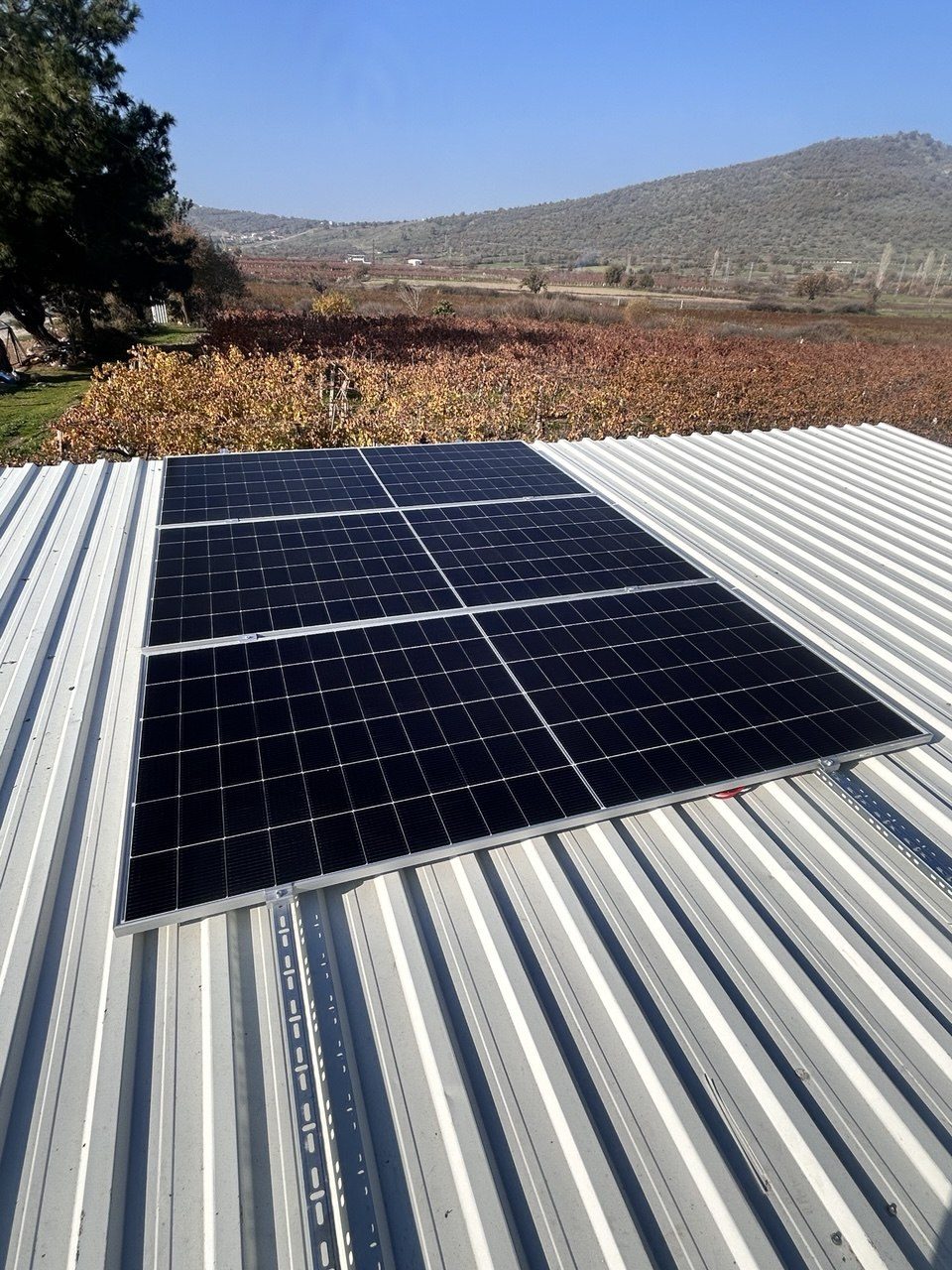 Manisa Salihli'de kurulan off-grid güneş enerjisi sistemi