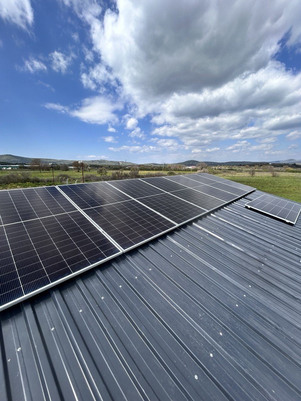 Manisa Muradiye'de kurulan off-grid güneş enerjisi sistemi