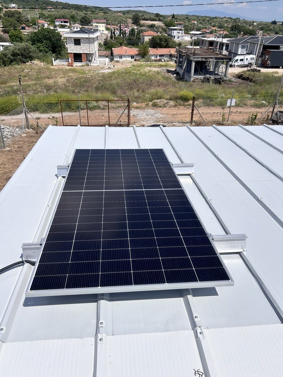 Manisa Muradiye'de kurulan off-grid güneş enerjisi sistemi