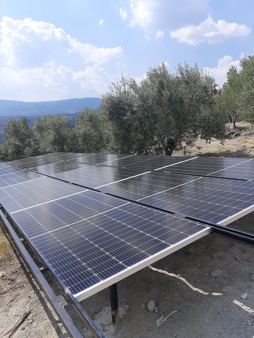 Manisa Zeytinliova Köyü'de kurulan 10 HP güneş enerjili sulama sistemi