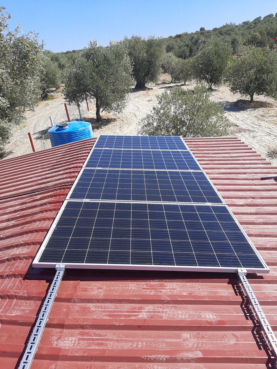 Manisa Saruhanlı'de kurulan DC Pompa güneş enerjili sulama sistemi