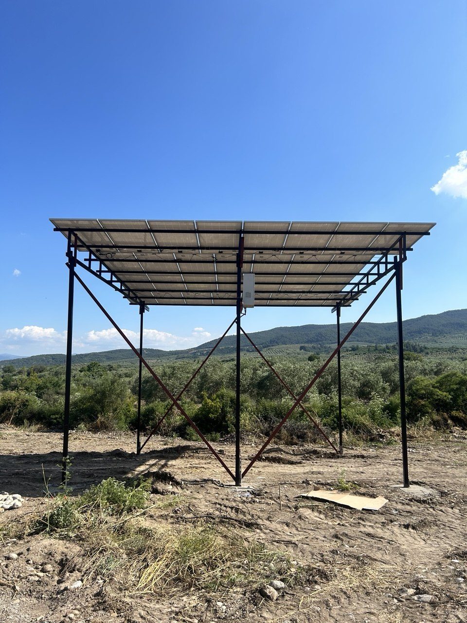 Manisa Saruhanlı'de kurulan 10 HP güneş enerjili sulama sistemi