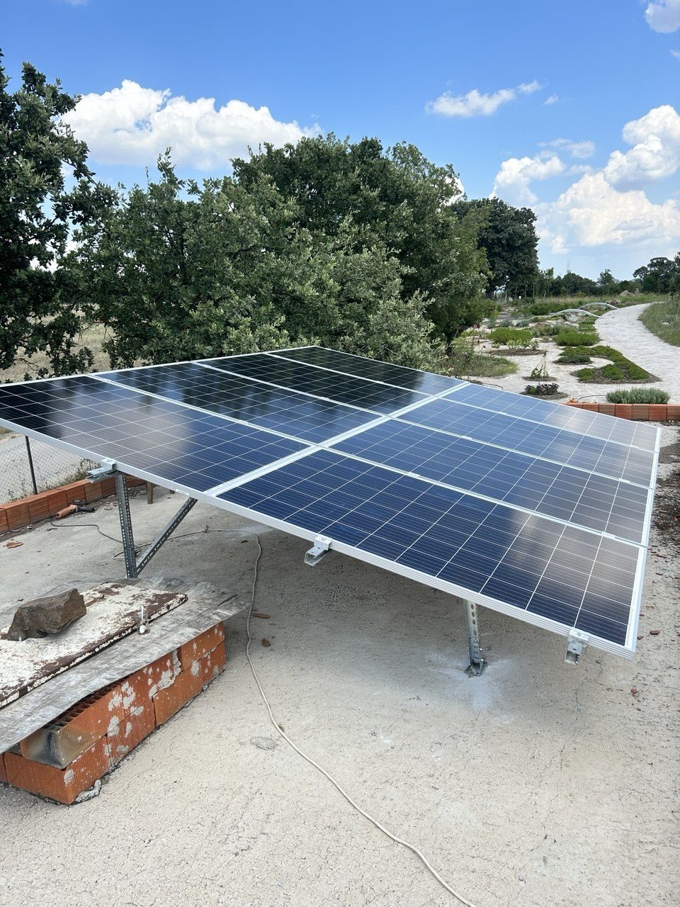 Manisa Obasya'de kurulan 2 HP güneş enerjili sulama sistemi