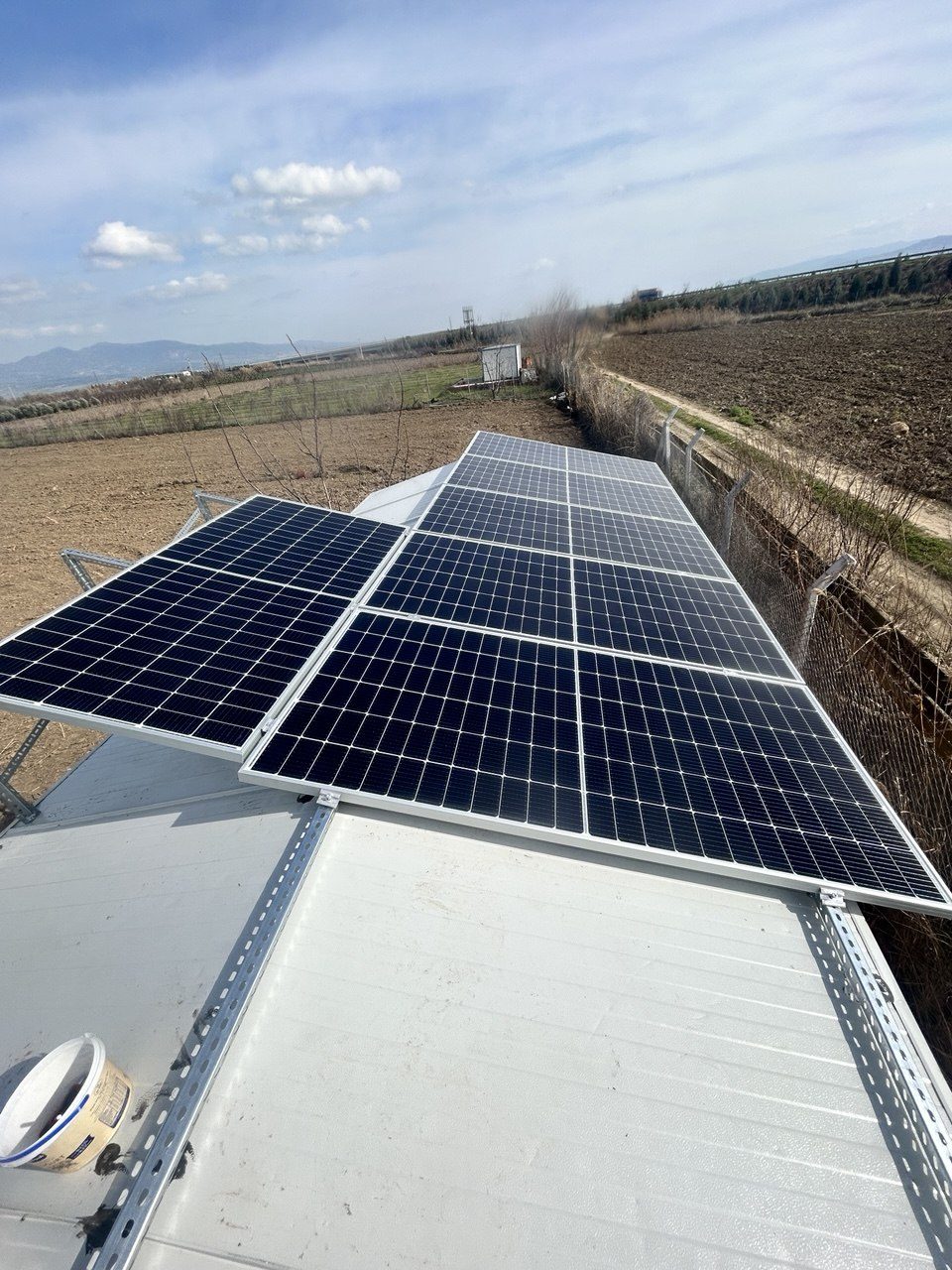 Manisa Turgutlu'de kurulan 2 HP güneş enerjili sulama sistemi