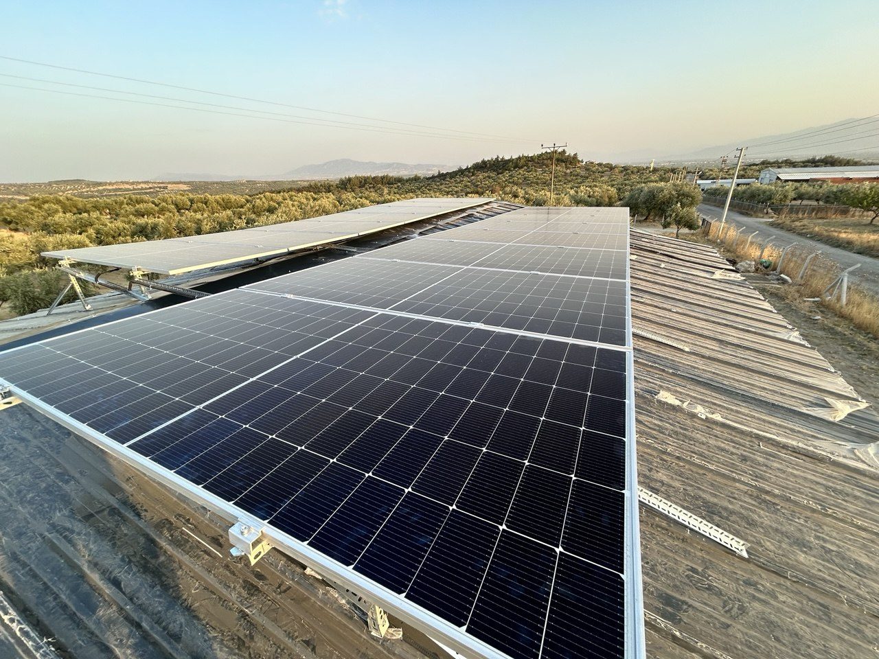 Manisa Saruhanlı'de kurulan 7.5 HP güneş enerjili sulama sistemi