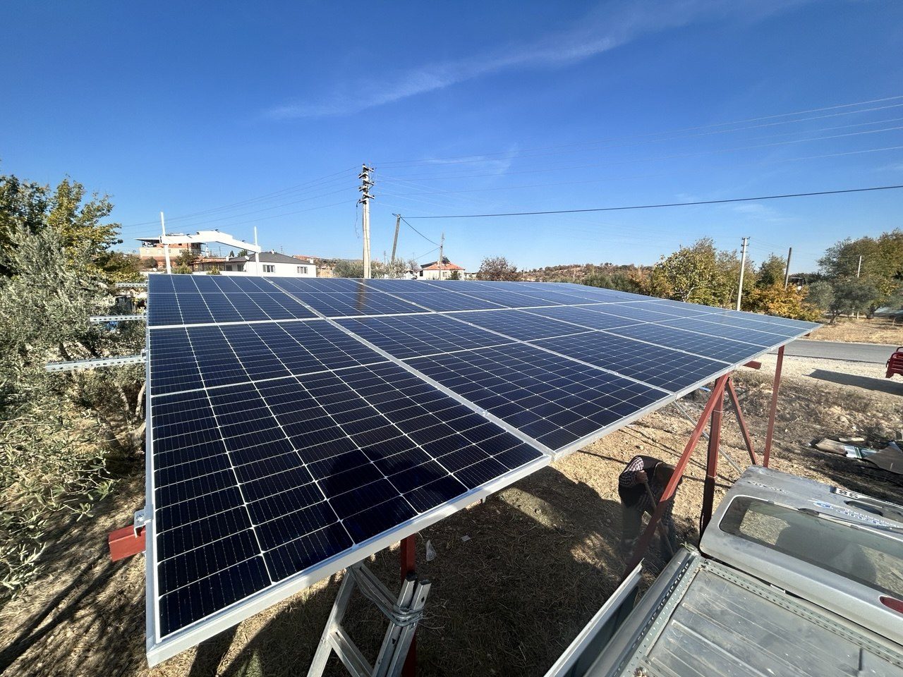 Manisa Muradiye'de kurulan 3 HP güneş enerjili sulama sistemi