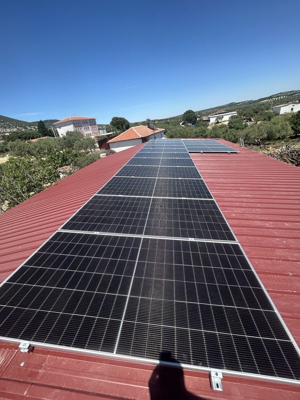 Manisa Saruhanlı'de kurulan 5.5 HP güneş enerjili sulama sistemi