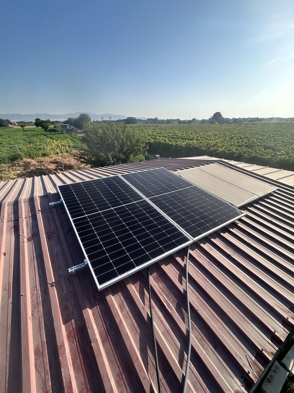 Manisa Muradiye'de kurulan DC Pompa güneş enerjili sulama sistemi