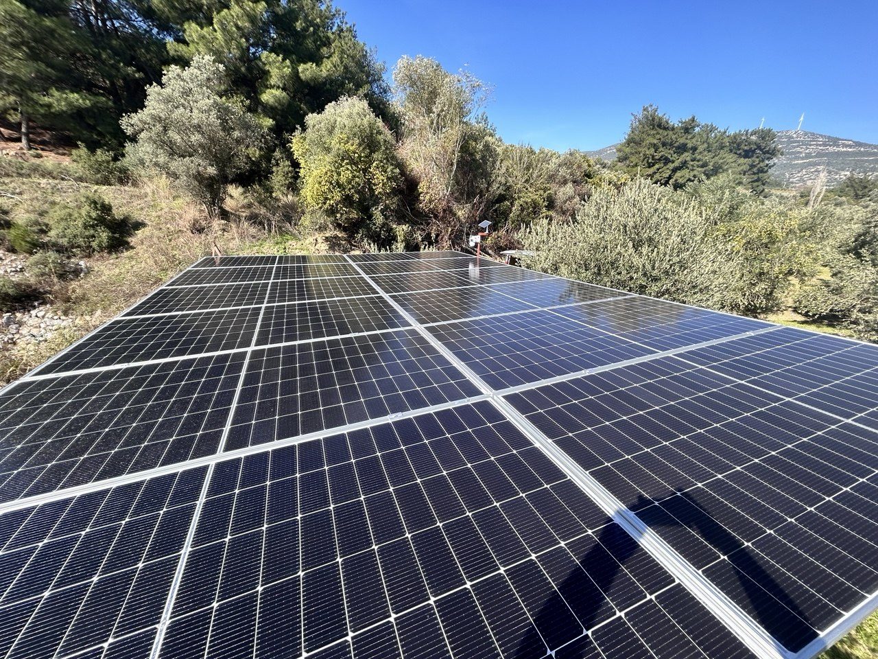 İzmir Kemalpaşa'de kurulan 4 HP güneş enerjili sulama sistemi