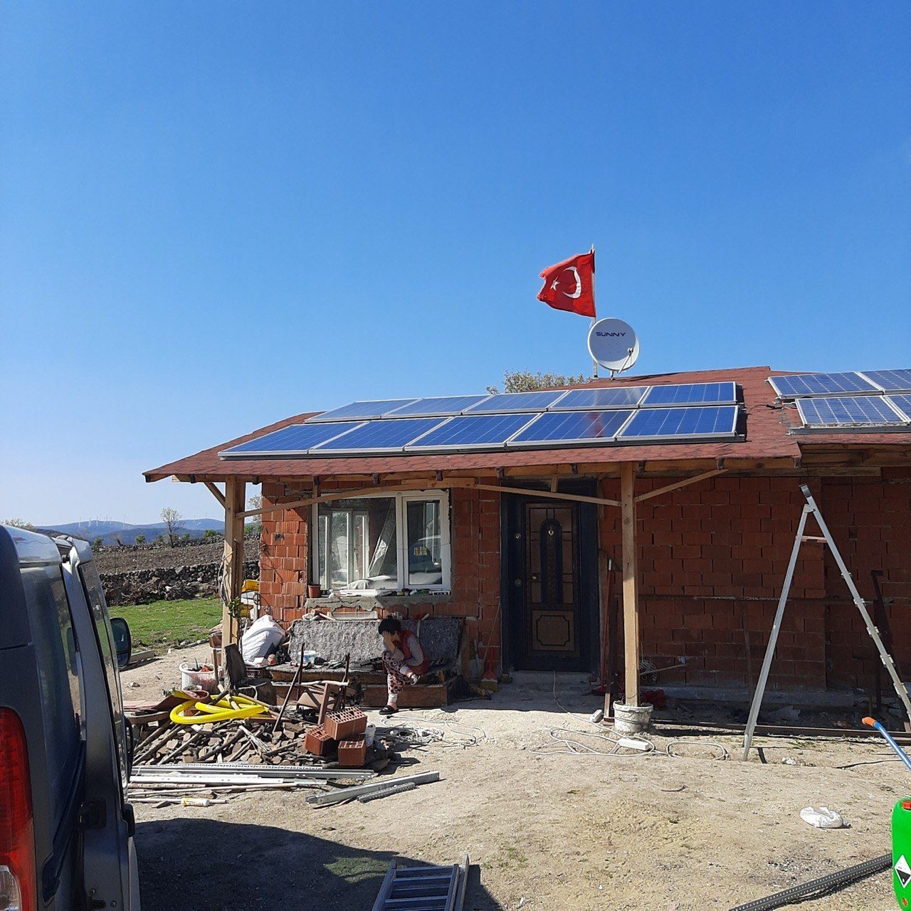 Manisa Akçaköy'de kurulan 2 HP güneş enerjili sulama sistemi