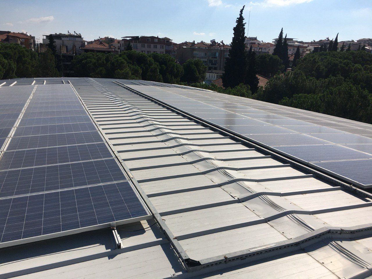 Manisa Gördes'te çatı üzeri güneş enerjisi projesi