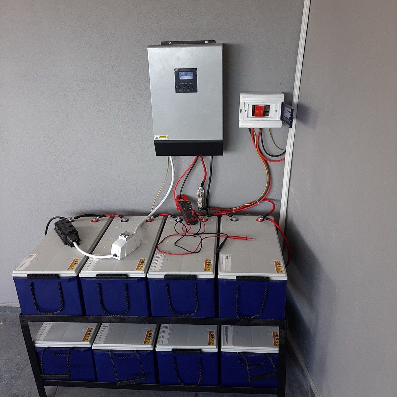 İzmir Güzelbahçe'de kurulan off-grid güneş enerjisi sistemi