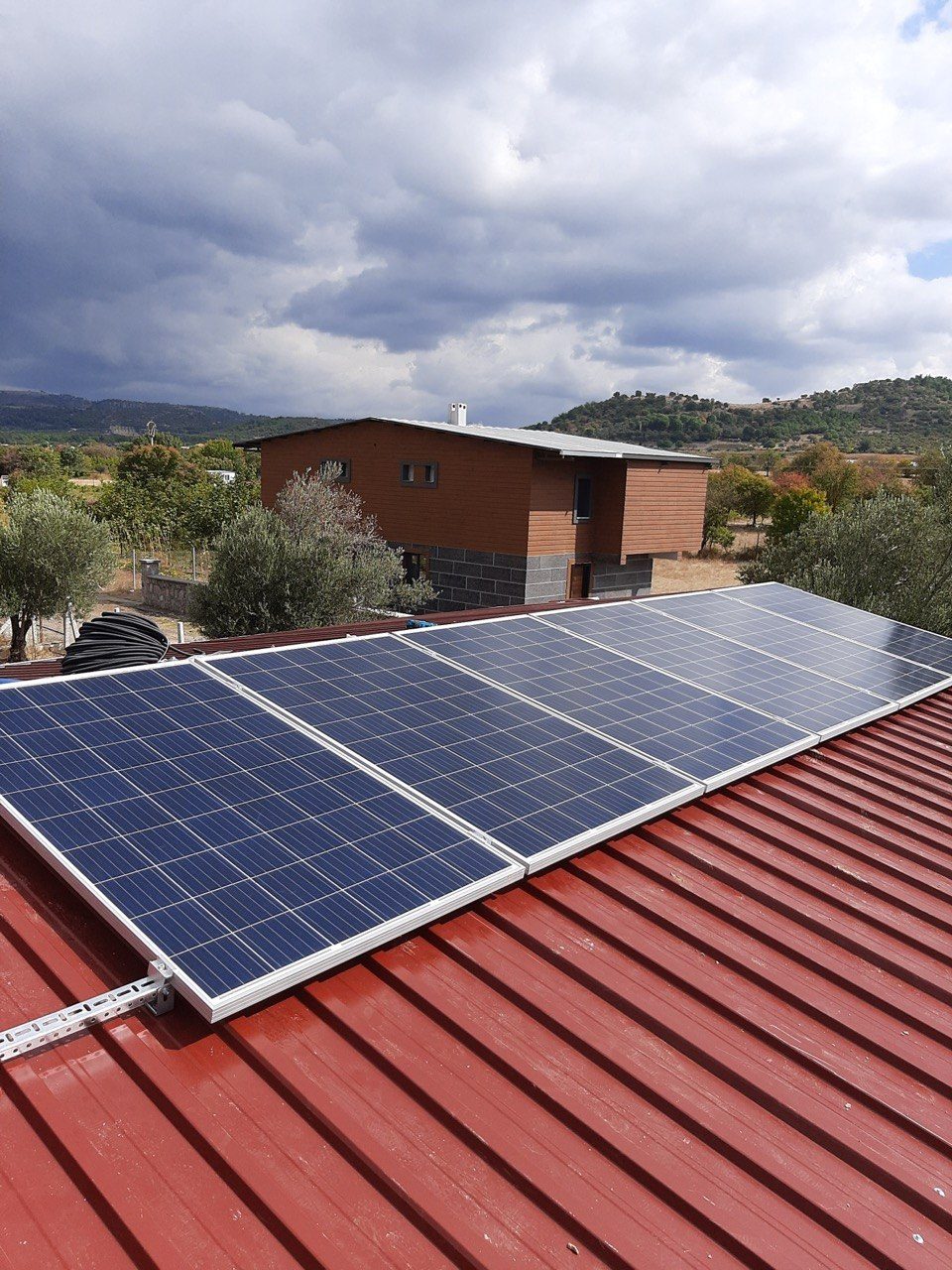 Manisa Muradiye'de kurulan off-grid güneş enerjisi sistemi