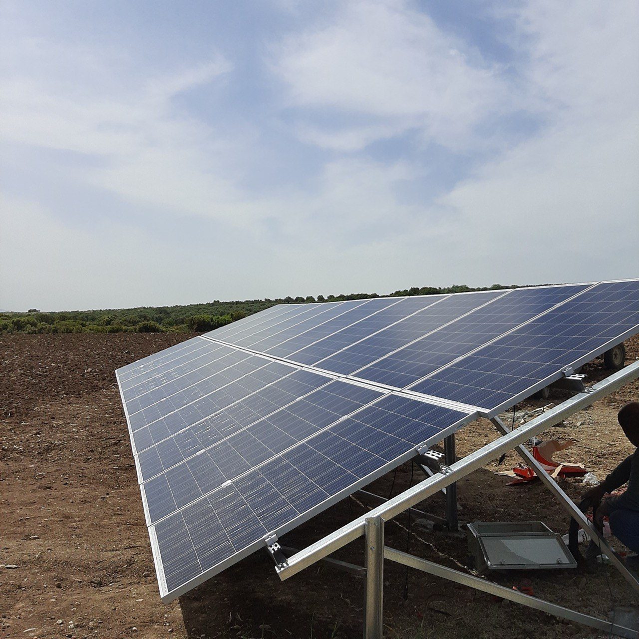 Manisa Musacalı'de kurulan 4 HP güneş enerjili sulama sistemi