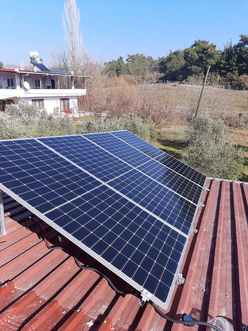 Manisa Muradiye'de kurulan off-grid güneş enerjisi sistemi
