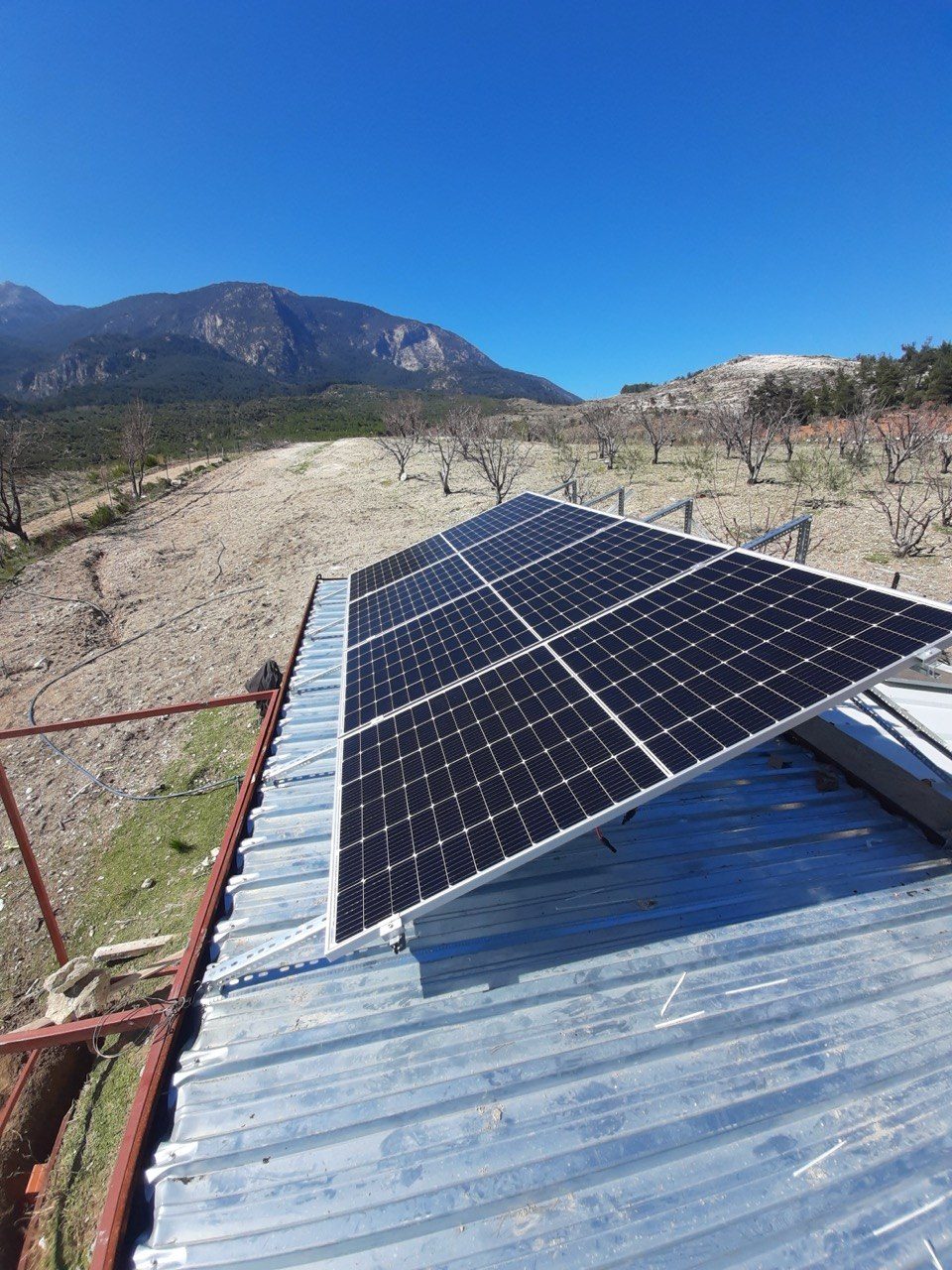 Manisa Turgutlu'de kurulan off-grid güneş enerjisi sistemi