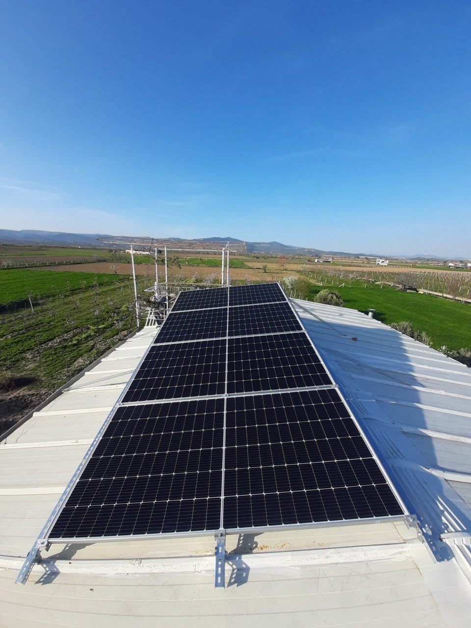 Manisa Muradiye'de kurulan off-grid güneş enerjisi sistemi