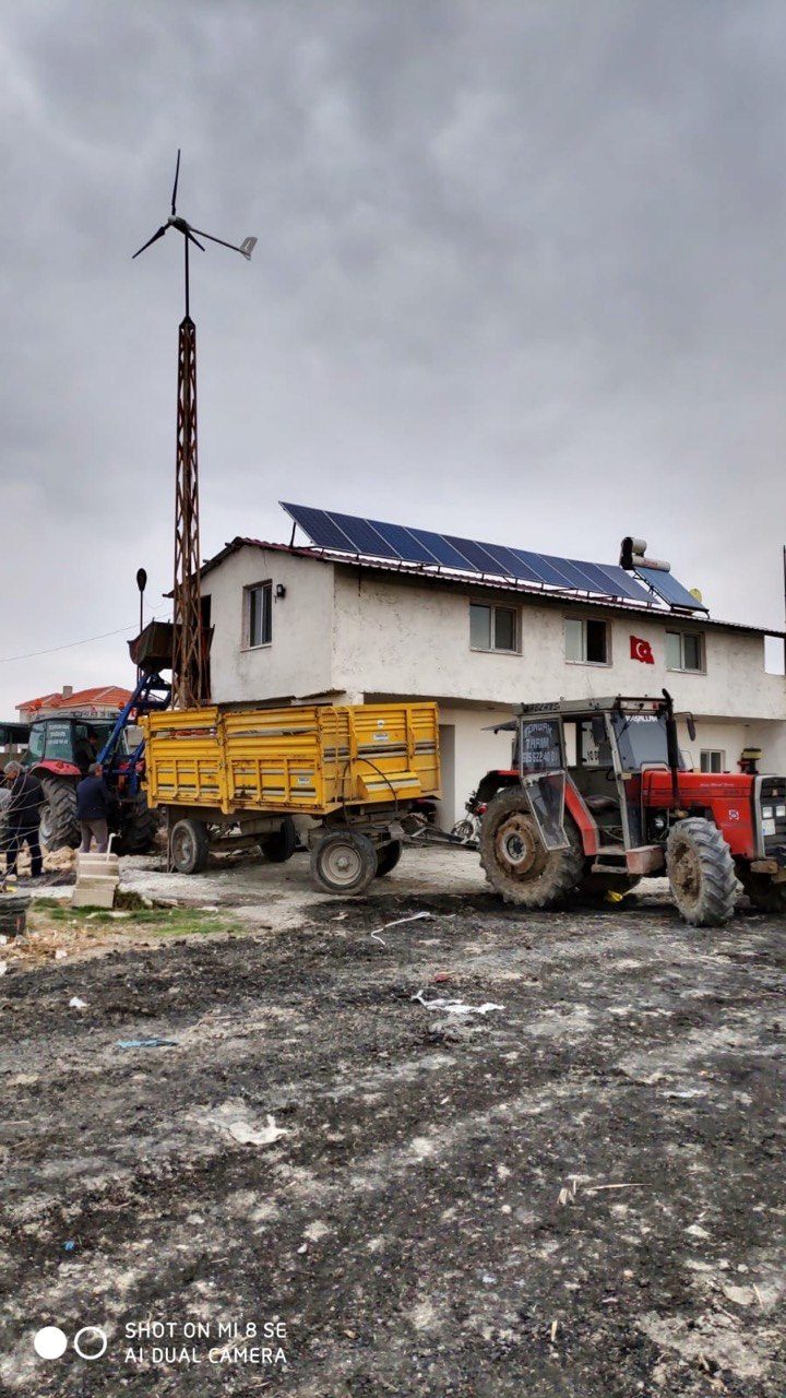 Uşak Uşak'de kurulan off-grid güneş enerjisi sistemi